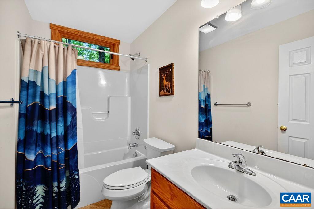 17 PINE SISKIN LN, ROSELAND, Virginia 22967, 5 Bedrooms Bedrooms, ,3 BathroomsBathrooms,Residential,17 PINE SISKIN LN,677998 MLS # 677998