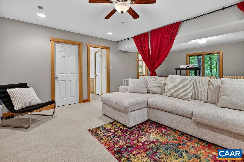 17 PINE SISKIN LN, ROSELAND, Virginia 22967, 5 Bedrooms Bedrooms, ,3 BathroomsBathrooms,Residential,17 PINE SISKIN LN,677998 MLS # 677998
