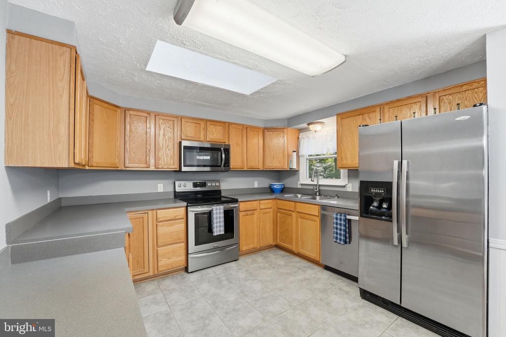 12203 WILDERNESS PARK DR, SPOTSYLVANIA, Virginia 22551, 3 Bedrooms Bedrooms, ,2 BathroomsBathrooms,Residential,12203 WILDERNESS PARK DR,VASP2041834 MLS # VASP2041834