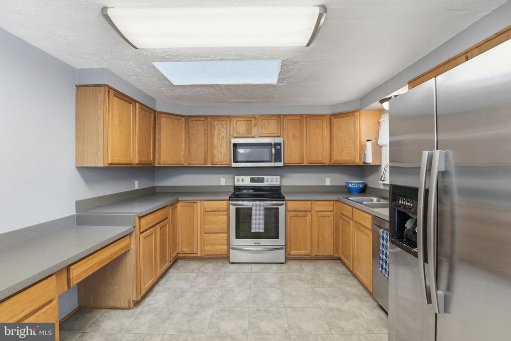12203 WILDERNESS PARK DR, SPOTSYLVANIA, Virginia 22551, 3 Bedrooms Bedrooms, ,2 BathroomsBathrooms,Residential,12203 WILDERNESS PARK DR,VASP2041834 MLS # VASP2041834