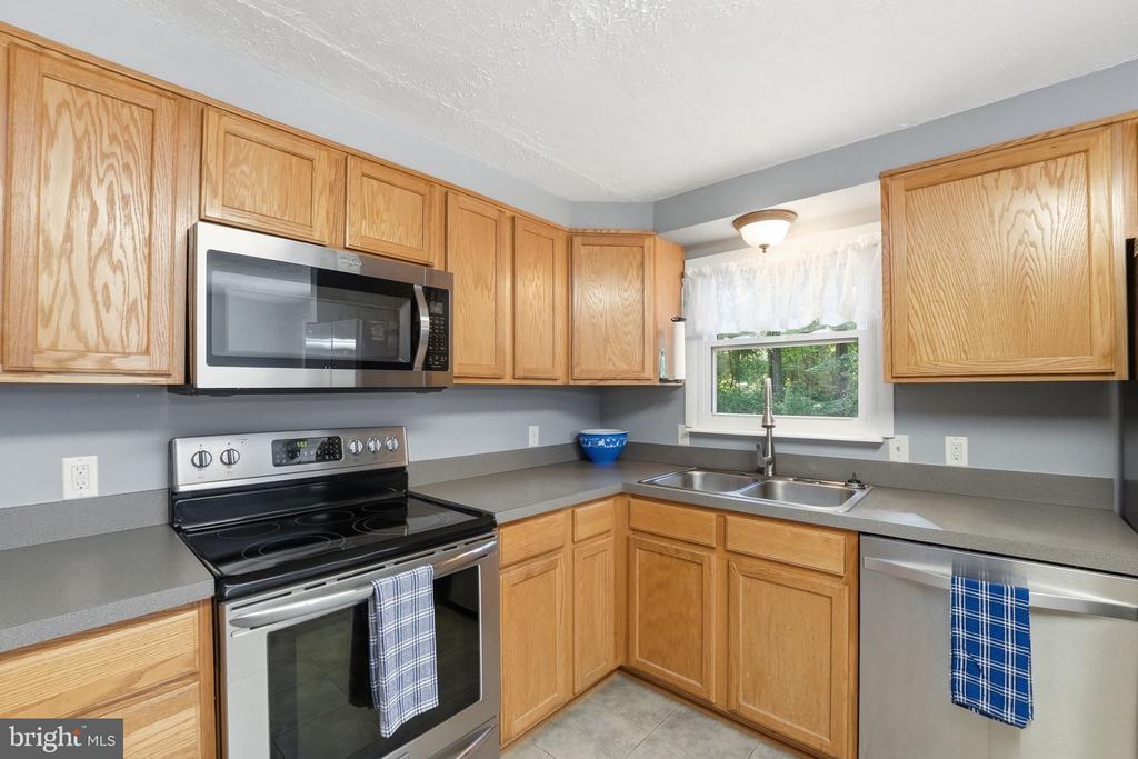 12203 WILDERNESS PARK DR, SPOTSYLVANIA, Virginia 22551, 3 Bedrooms Bedrooms, ,2 BathroomsBathrooms,Residential,12203 WILDERNESS PARK DR,VASP2041834 MLS # VASP2041834