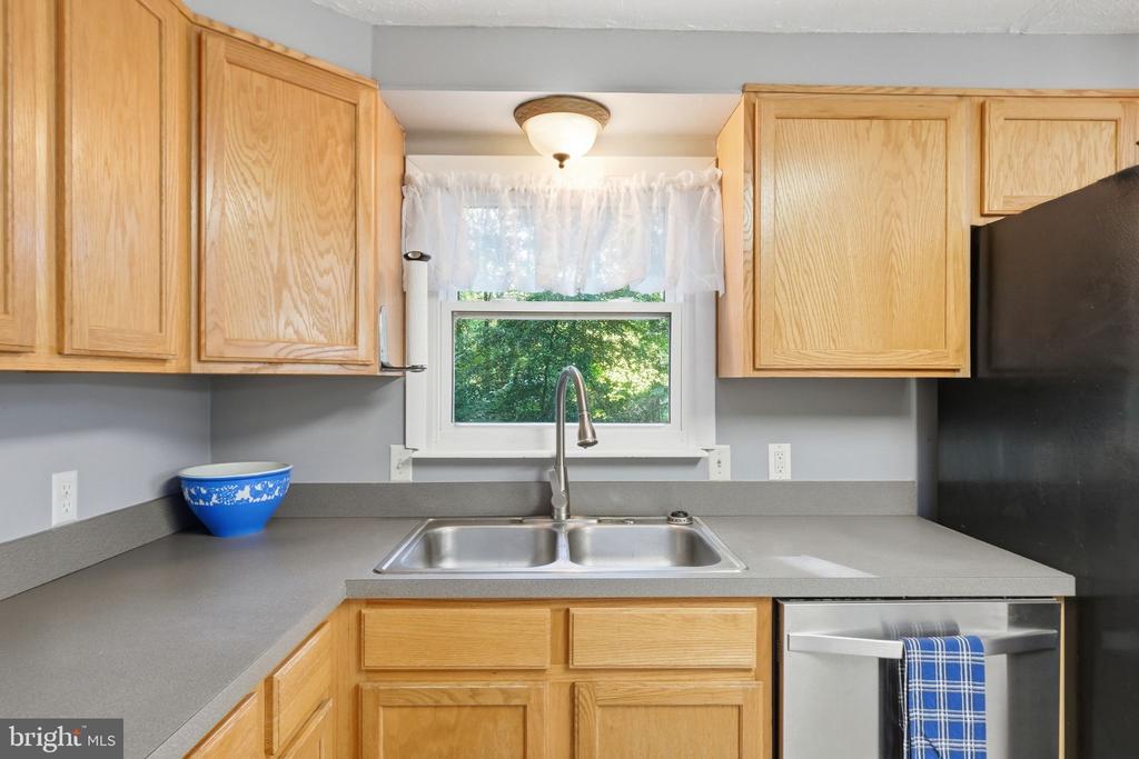12203 WILDERNESS PARK DR, SPOTSYLVANIA, Virginia 22551, 3 Bedrooms Bedrooms, ,2 BathroomsBathrooms,Residential,12203 WILDERNESS PARK DR,VASP2041834 MLS # VASP2041834