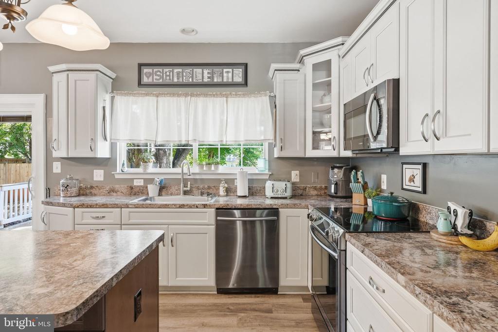 620 KINGS GRANT RD, CULPEPER, Virginia 22701, 4 Bedrooms Bedrooms, ,2 BathroomsBathrooms,Residential,620 KINGS GRANT RD,VACU2013828 MLS # VACU2013828