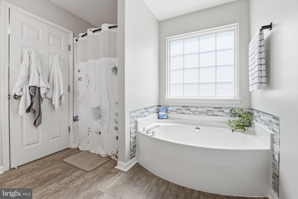 620 KINGS GRANT RD, CULPEPER, Virginia 22701, 4 Bedrooms Bedrooms, ,2 BathroomsBathrooms,Residential,620 KINGS GRANT RD,VACU2013828 MLS # VACU2013828