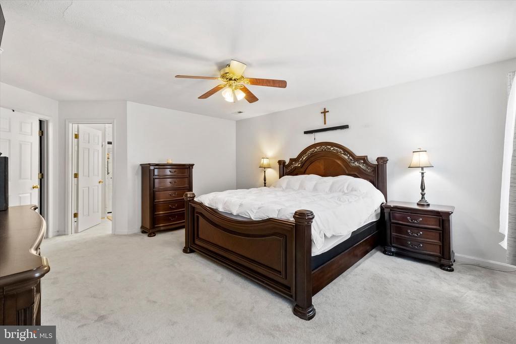 126 VALLEY VIEW RD, FREDERICKSBURG, Virginia 22407, 4 Bedrooms Bedrooms, ,2 BathroomsBathrooms,Residential,BREEZEWOOD,126 VALLEY VIEW RD,VASP2042454 MLS # VASP2042454
