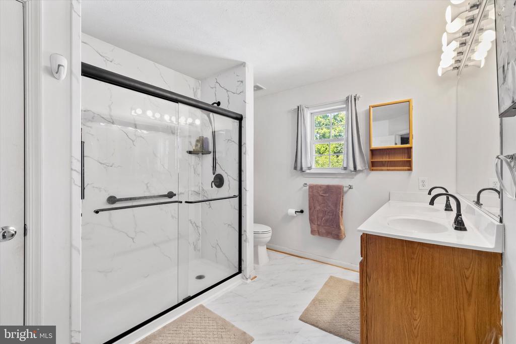 126 VALLEY VIEW RD, FREDERICKSBURG, Virginia 22407, 4 Bedrooms Bedrooms, ,2 BathroomsBathrooms,Residential,BREEZEWOOD,126 VALLEY VIEW RD,VASP2042454 MLS # VASP2042454