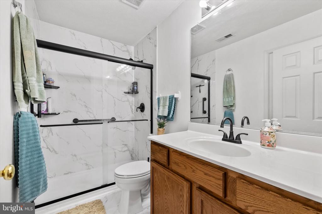 126 VALLEY VIEW RD, FREDERICKSBURG, Virginia 22407, 4 Bedrooms Bedrooms, ,2 BathroomsBathrooms,Residential,BREEZEWOOD,126 VALLEY VIEW RD,VASP2042454 MLS # VASP2042454