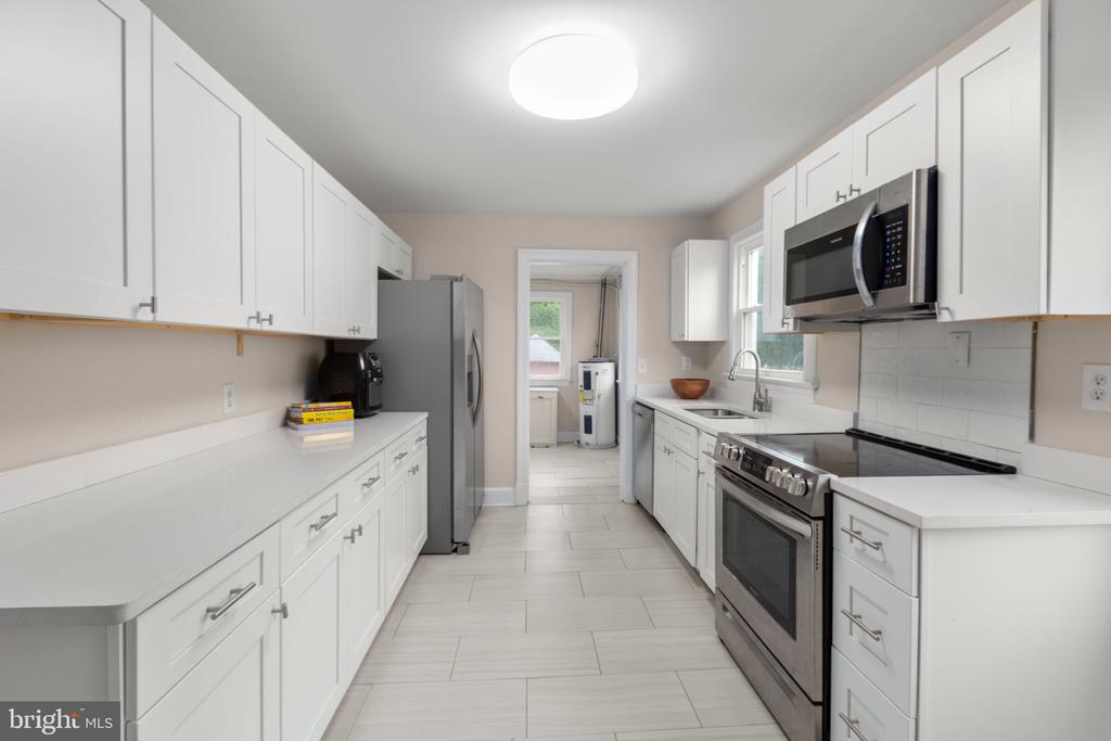 10669 POST OAK RD, SPOTSYLVANIA, Virginia 22551, 3 Bedrooms Bedrooms, ,1 BathroomBathrooms,Residential,10669 POST OAK RD,VASP2040260 MLS # VASP2040260