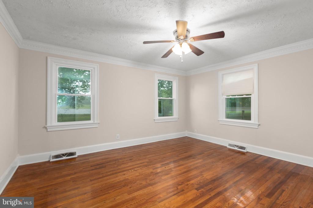 10669 POST OAK RD, SPOTSYLVANIA, Virginia 22551, 3 Bedrooms Bedrooms, ,1 BathroomBathrooms,Residential,10669 POST OAK RD,VASP2040260 MLS # VASP2040260