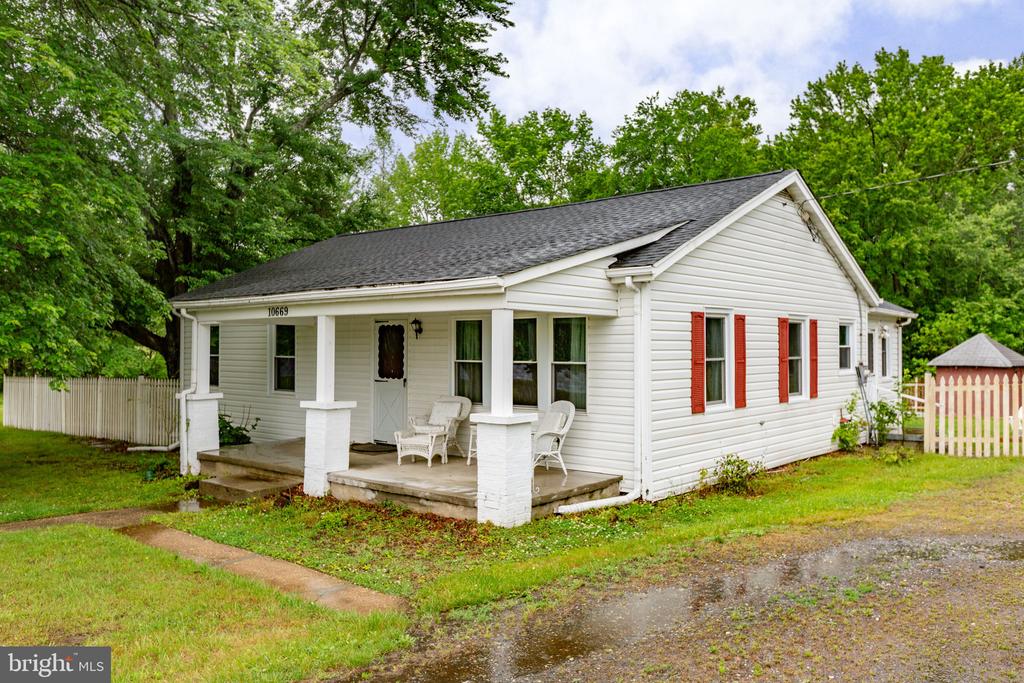 10669 POST OAK RD, SPOTSYLVANIA, Virginia 22551, 3 Bedrooms Bedrooms, ,1 BathroomBathrooms,Residential,10669 POST OAK RD,VASP2040260 MLS # VASP2040260