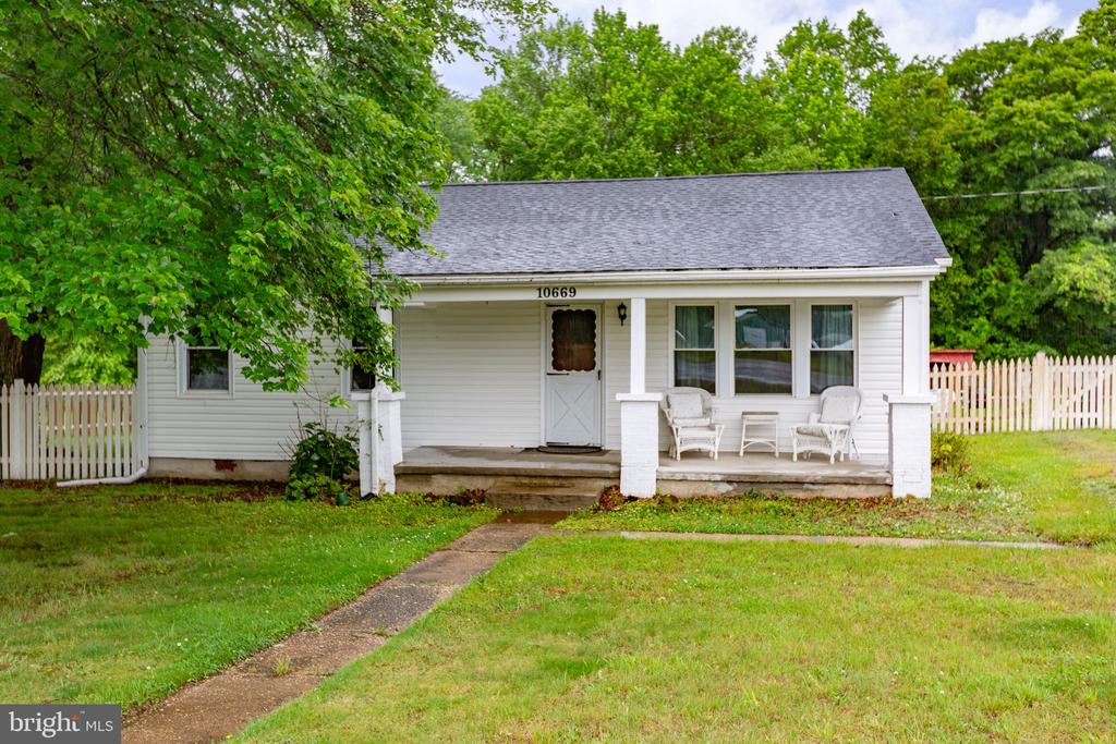 10669 POST OAK RD, SPOTSYLVANIA, Virginia 22551, 3 Bedrooms Bedrooms, ,1 BathroomBathrooms,Residential,10669 POST OAK RD,VASP2040260 MLS # VASP2040260