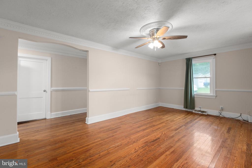 10669 POST OAK RD, SPOTSYLVANIA, Virginia 22551, 3 Bedrooms Bedrooms, ,1 BathroomBathrooms,Residential,10669 POST OAK RD,VASP2040260 MLS # VASP2040260