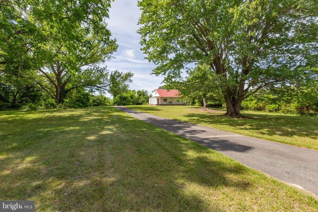 10827 CATHARPIN RD, SPOTSYLVANIA, Virginia 22553, 4 Bedrooms Bedrooms, ,2 BathroomsBathrooms,Residential,10827 CATHARPIN RD,VASP2042314 MLS # VASP2042314