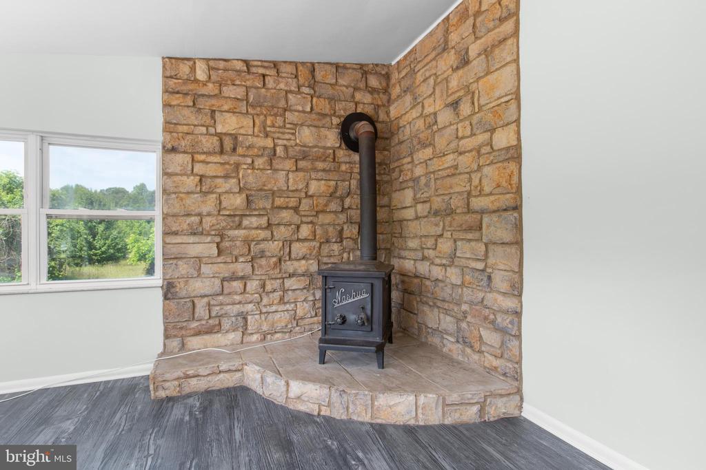 10827 CATHARPIN RD, SPOTSYLVANIA, Virginia 22553, 4 Bedrooms Bedrooms, ,2 BathroomsBathrooms,Residential,10827 CATHARPIN RD,VASP2042314 MLS # VASP2042314