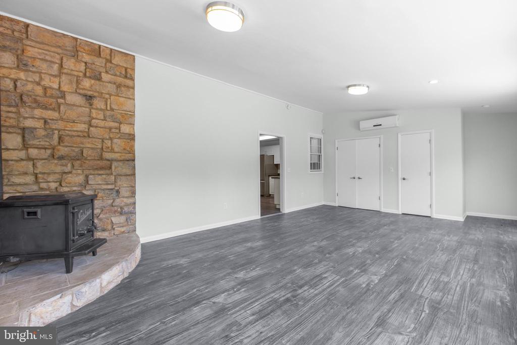 10827 CATHARPIN RD, SPOTSYLVANIA, Virginia 22553, 4 Bedrooms Bedrooms, ,2 BathroomsBathrooms,Residential,10827 CATHARPIN RD,VASP2042314 MLS # VASP2042314