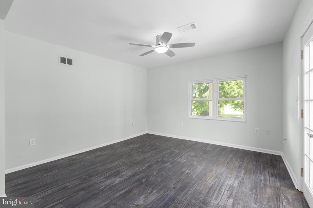 10827 CATHARPIN RD, SPOTSYLVANIA, Virginia 22553, 4 Bedrooms Bedrooms, ,2 BathroomsBathrooms,Residential,10827 CATHARPIN RD,VASP2042314 MLS # VASP2042314