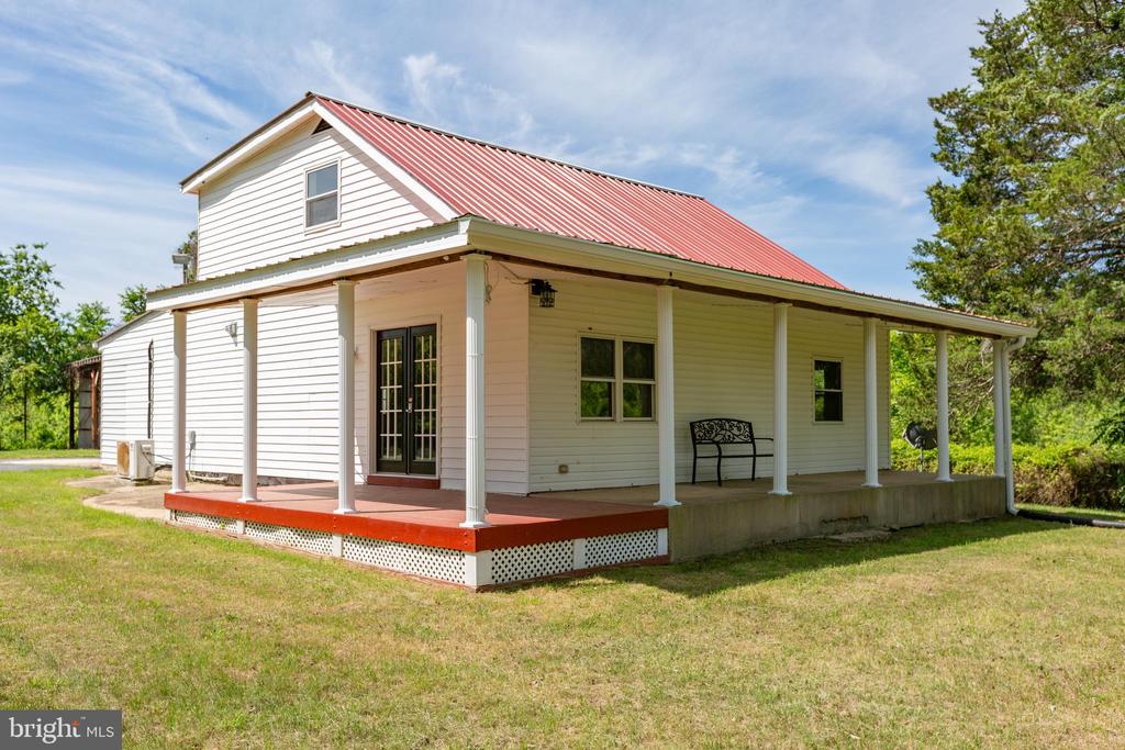 10827 CATHARPIN RD, SPOTSYLVANIA, Virginia 22553, 4 Bedrooms Bedrooms, ,2 BathroomsBathrooms,Residential,10827 CATHARPIN RD,VASP2042314 MLS # VASP2042314