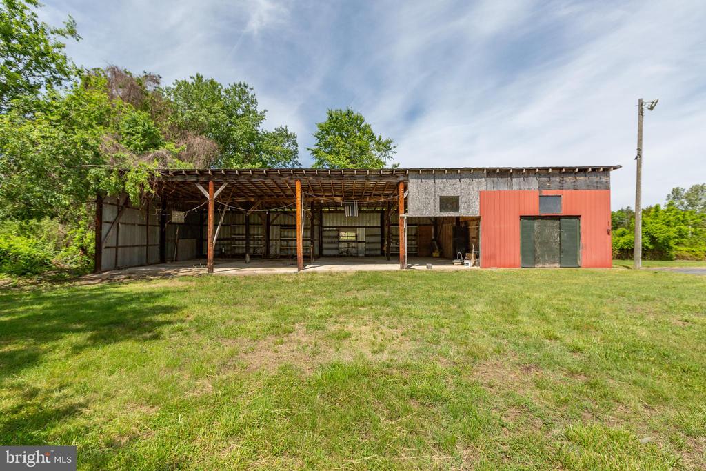 10827 CATHARPIN RD, SPOTSYLVANIA, Virginia 22553, 4 Bedrooms Bedrooms, ,2 BathroomsBathrooms,Residential,10827 CATHARPIN RD,VASP2042314 MLS # VASP2042314