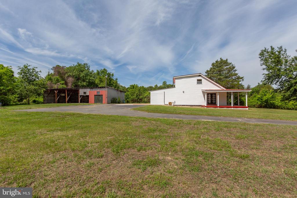 10827 CATHARPIN RD, SPOTSYLVANIA, Virginia 22553, 4 Bedrooms Bedrooms, ,2 BathroomsBathrooms,Residential,10827 CATHARPIN RD,VASP2042314 MLS # VASP2042314