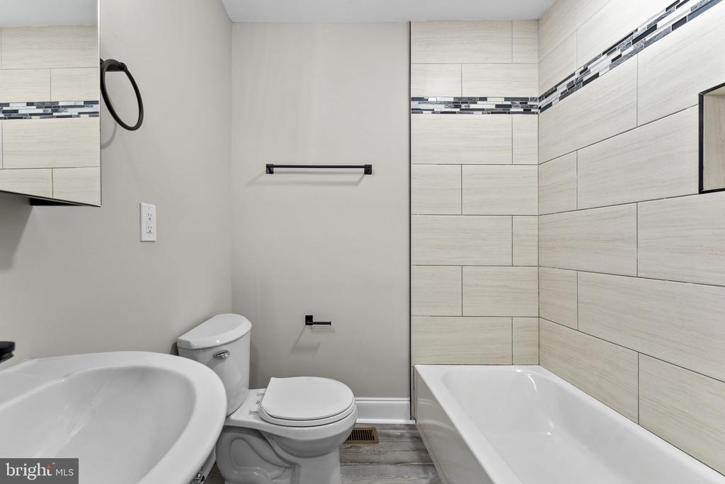 264 MONROE ST, WARRENTON, Virginia 20186, 3 Bedrooms Bedrooms, ,2 BathroomsBathrooms,Residential,264 MONROE ST,VAFQ2022386 MLS # VAFQ2022386