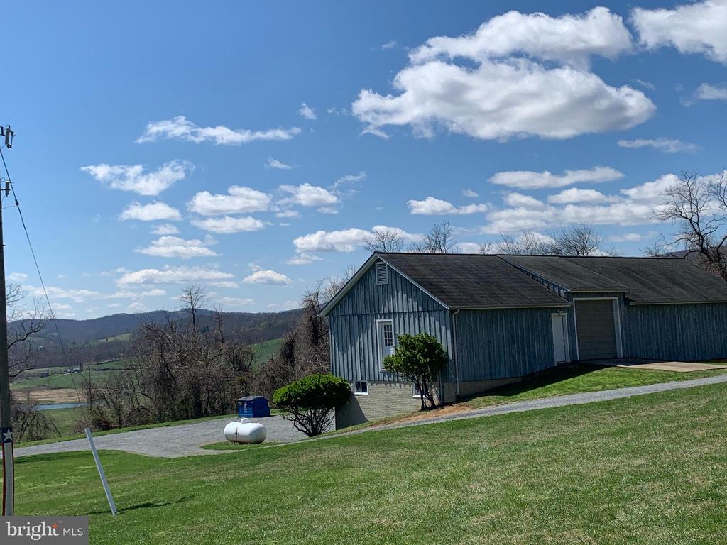 10436 JOHN S MOSBY HWY, PARIS, Virginia 20130, 3 Bedrooms Bedrooms, ,2 BathroomsBathrooms,Residential,10436 JOHN S MOSBY HWY,VAFQ2022300 MLS # VAFQ2022300 10436 JOHN S MOSBY HWY, PARIS, Virginia 20130, 3 Bedrooms Bedrooms, ,2 BathroomsBathrooms,Residential,10436 JOHN S MOSBY HWY,VAFQ2022300 MLS # VAFQ2022300