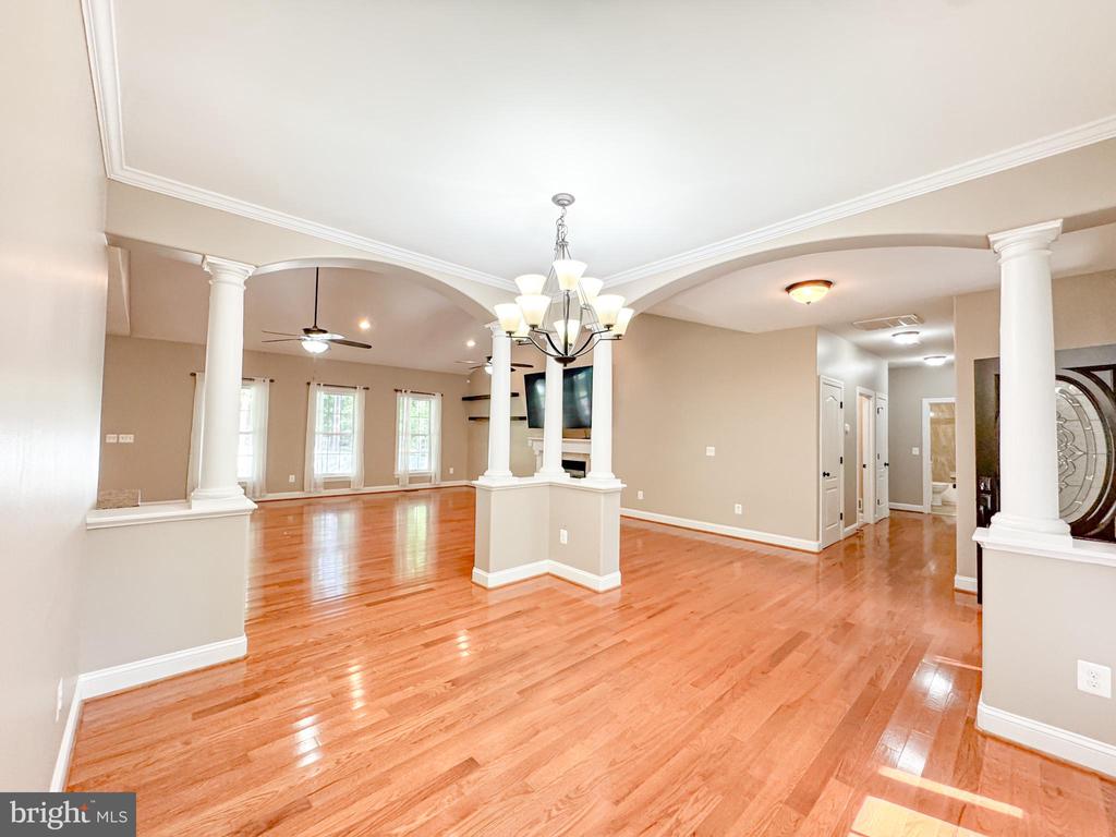 9801 CHEROKEE LN, SPOTSYLVANIA, Virginia 22553, 5 Bedrooms Bedrooms, ,3 BathroomsBathrooms,Residential,9801 CHEROKEE LN,VASP2036902 MLS # VASP2036902