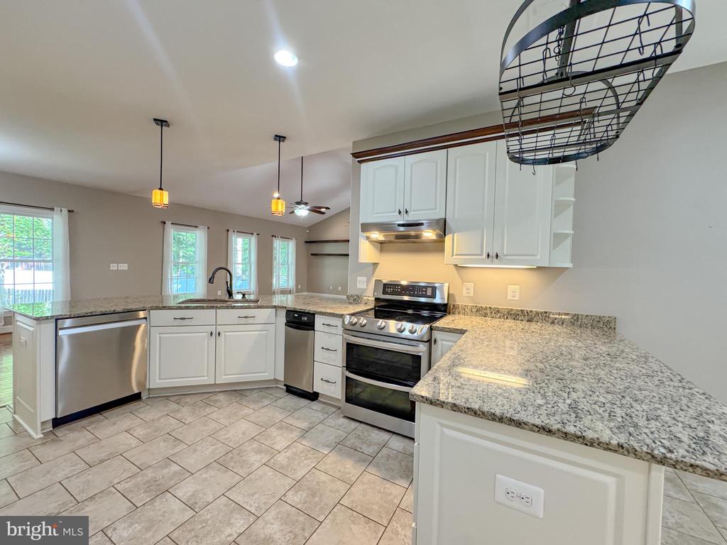 9801 CHEROKEE LN, SPOTSYLVANIA, Virginia 22553, 5 Bedrooms Bedrooms, ,3 BathroomsBathrooms,Residential,9801 CHEROKEE LN,VASP2036902 MLS # VASP2036902