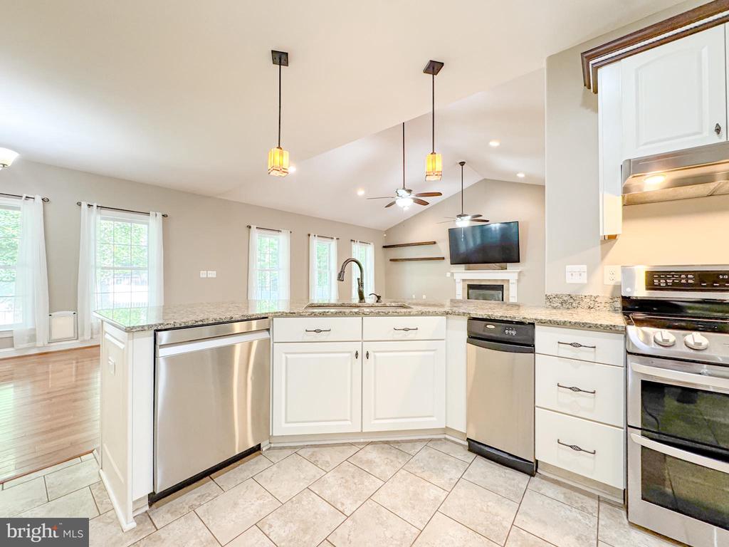 9801 CHEROKEE LN, SPOTSYLVANIA, Virginia 22553, 5 Bedrooms Bedrooms, ,3 BathroomsBathrooms,Residential,9801 CHEROKEE LN,VASP2036902 MLS # VASP2036902
