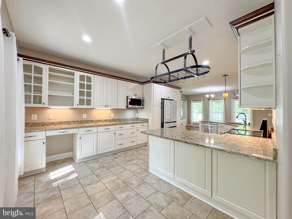 9801 CHEROKEE LN, SPOTSYLVANIA, Virginia 22553, 5 Bedrooms Bedrooms, ,3 BathroomsBathrooms,Residential,9801 CHEROKEE LN,VASP2036902 MLS # VASP2036902