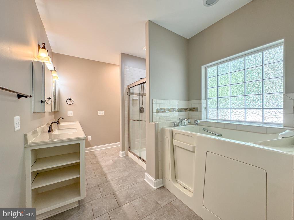 9801 CHEROKEE LN, SPOTSYLVANIA, Virginia 22553, 5 Bedrooms Bedrooms, ,3 BathroomsBathrooms,Residential,9801 CHEROKEE LN,VASP2036902 MLS # VASP2036902