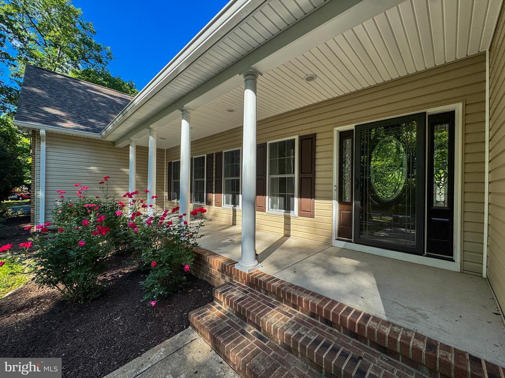 9801 CHEROKEE LN, SPOTSYLVANIA, Virginia 22553, 5 Bedrooms Bedrooms, ,3 BathroomsBathrooms,Residential,9801 CHEROKEE LN,VASP2036902 MLS # VASP2036902