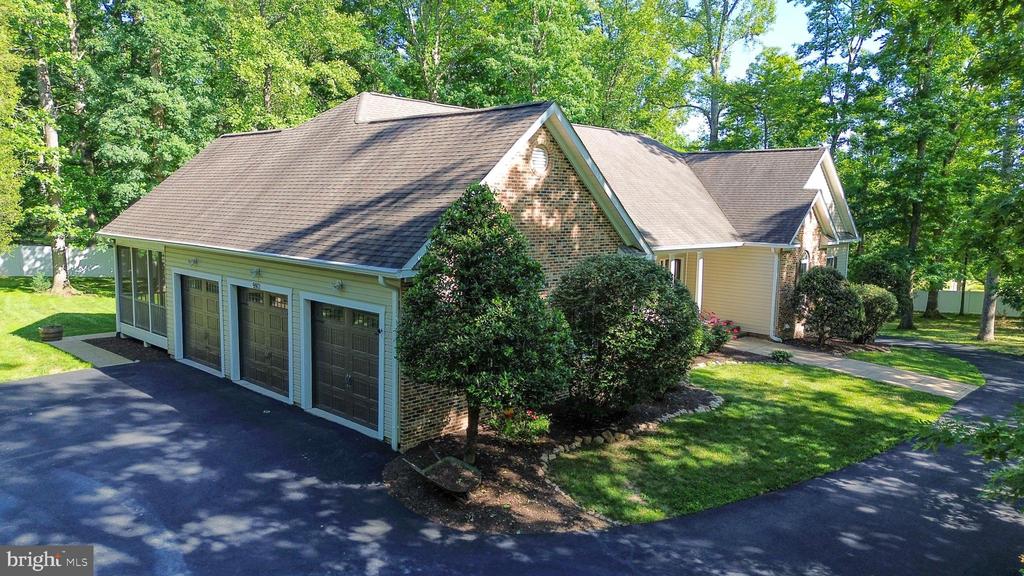9801 CHEROKEE LN, SPOTSYLVANIA, Virginia 22553, 5 Bedrooms Bedrooms, ,3 BathroomsBathrooms,Residential,9801 CHEROKEE LN,VASP2036902 MLS # VASP2036902