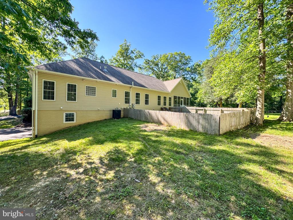 9801 CHEROKEE LN, SPOTSYLVANIA, Virginia 22553, 5 Bedrooms Bedrooms, ,3 BathroomsBathrooms,Residential,9801 CHEROKEE LN,VASP2036902 MLS # VASP2036902