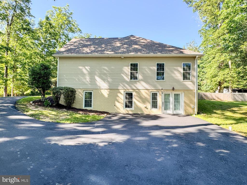 9801 CHEROKEE LN, SPOTSYLVANIA, Virginia 22553, 5 Bedrooms Bedrooms, ,3 BathroomsBathrooms,Residential,9801 CHEROKEE LN,VASP2036902 MLS # VASP2036902