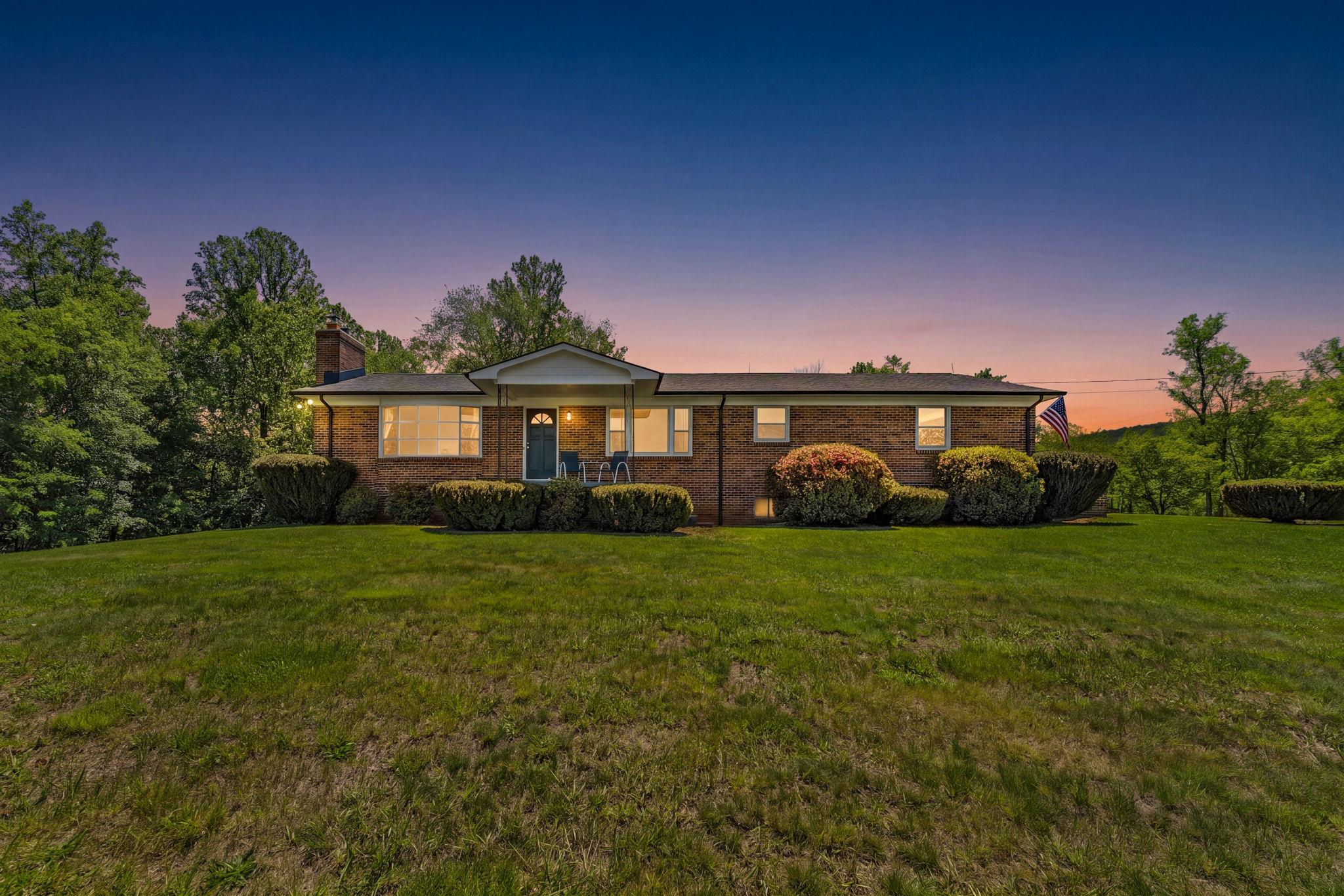 13767 CREST HILL RD, FLINT HILL, Virginia 22637, 4 Bedrooms Bedrooms, ,3 BathroomsBathrooms,Residential,13767 CREST HILL RD,VARP2002670 MLS # VARP2002670