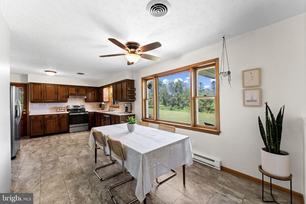 13767 CREST HILL RD, FLINT HILL, Virginia 22637, 4 Bedrooms Bedrooms, ,3 BathroomsBathrooms,Residential,13767 CREST HILL RD,VARP2002670 MLS # VARP2002670