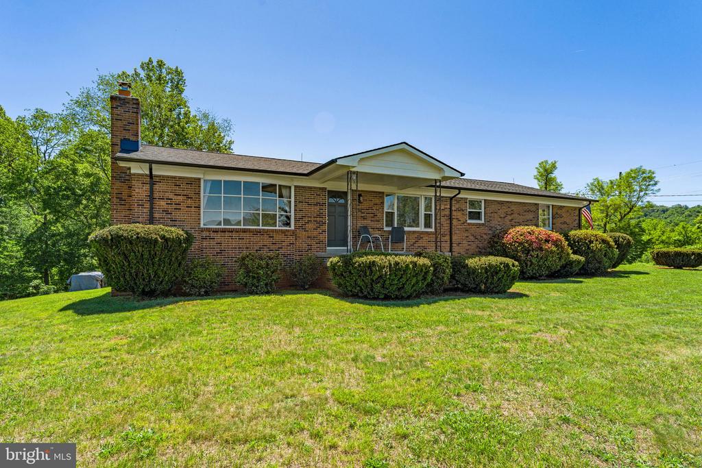 13767 CREST HILL RD, FLINT HILL, Virginia 22637, 4 Bedrooms Bedrooms, ,3 BathroomsBathrooms,Residential,13767 CREST HILL RD,VARP2002670 MLS # VARP2002670