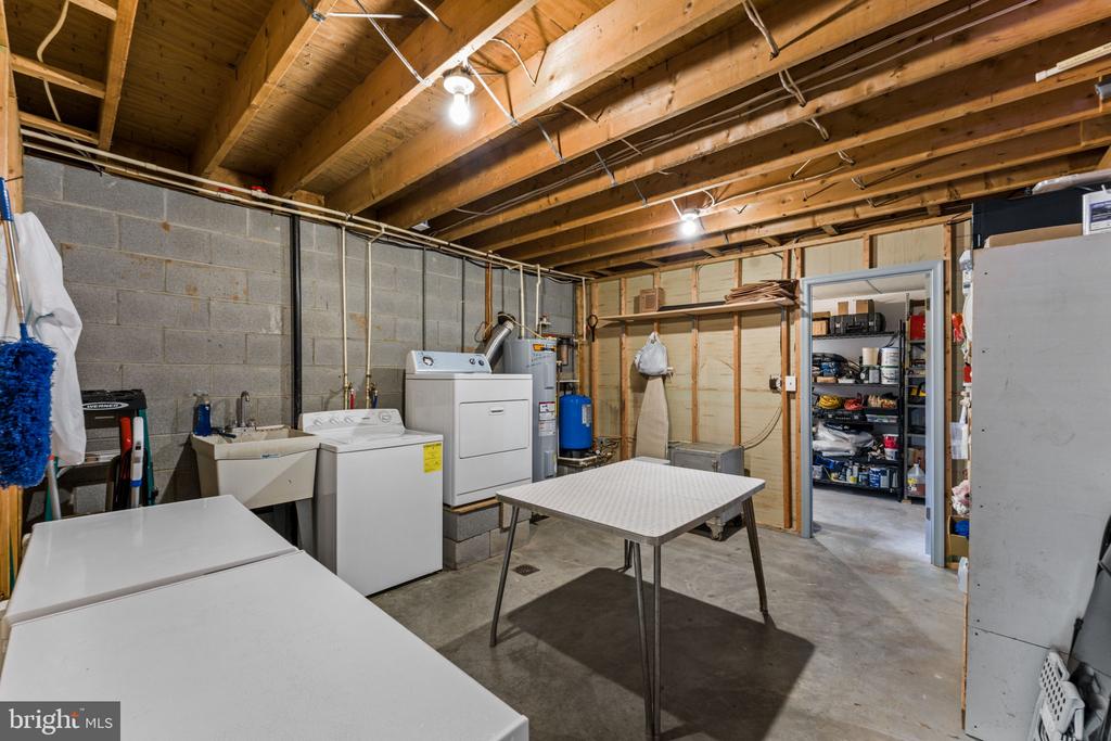 13767 CREST HILL RD, FLINT HILL, Virginia 22637, 4 Bedrooms Bedrooms, ,3 BathroomsBathrooms,Residential,13767 CREST HILL RD,VARP2002670 MLS # VARP2002670