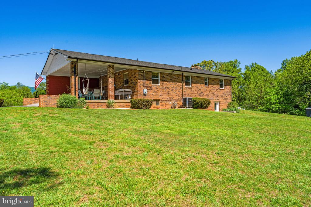 13767 CREST HILL RD, FLINT HILL, Virginia 22637, 4 Bedrooms Bedrooms, ,3 BathroomsBathrooms,Residential,13767 CREST HILL RD,VARP2002670 MLS # VARP2002670