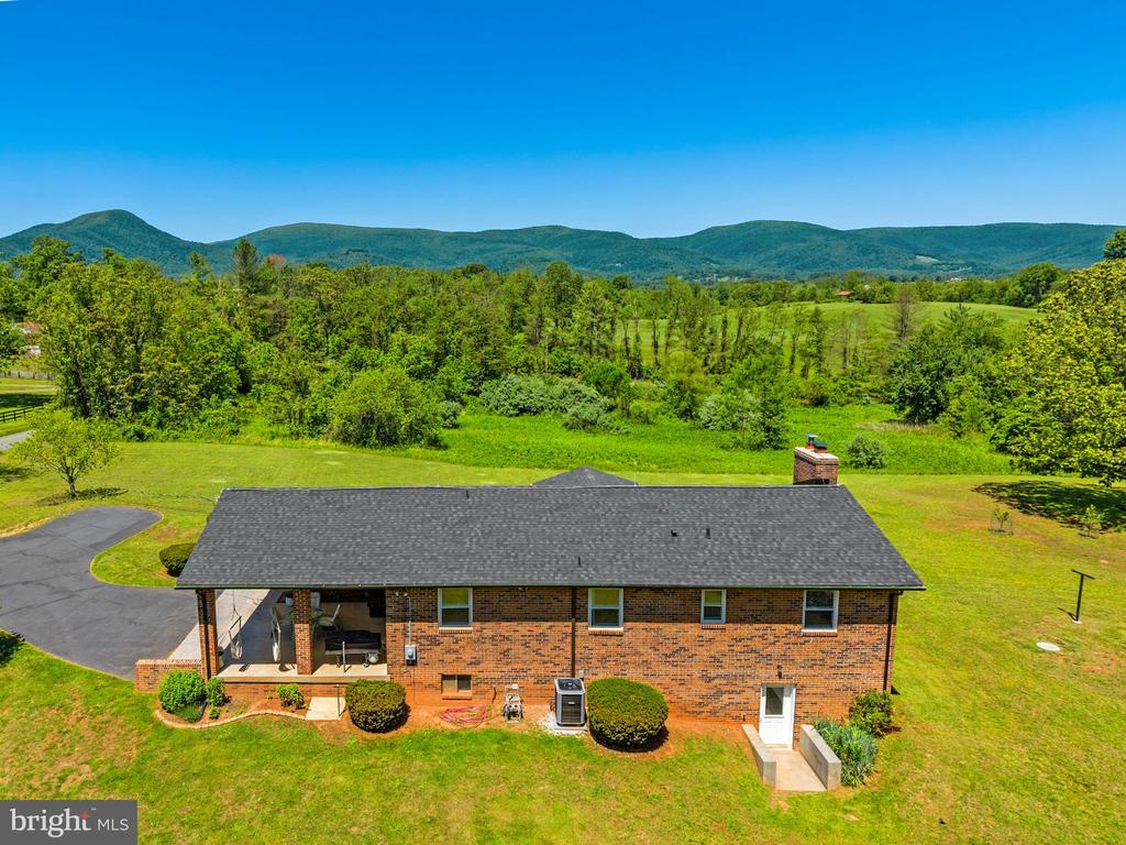 13767 CREST HILL RD, FLINT HILL, Virginia 22637, 4 Bedrooms Bedrooms, ,3 BathroomsBathrooms,Residential,13767 CREST HILL RD,VARP2002670 MLS # VARP2002670