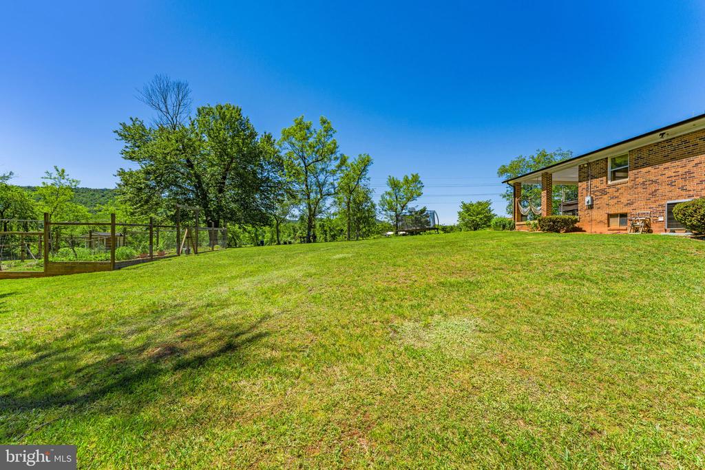 13767 CREST HILL RD, FLINT HILL, Virginia 22637, 4 Bedrooms Bedrooms, ,3 BathroomsBathrooms,Residential,13767 CREST HILL RD,VARP2002670 MLS # VARP2002670