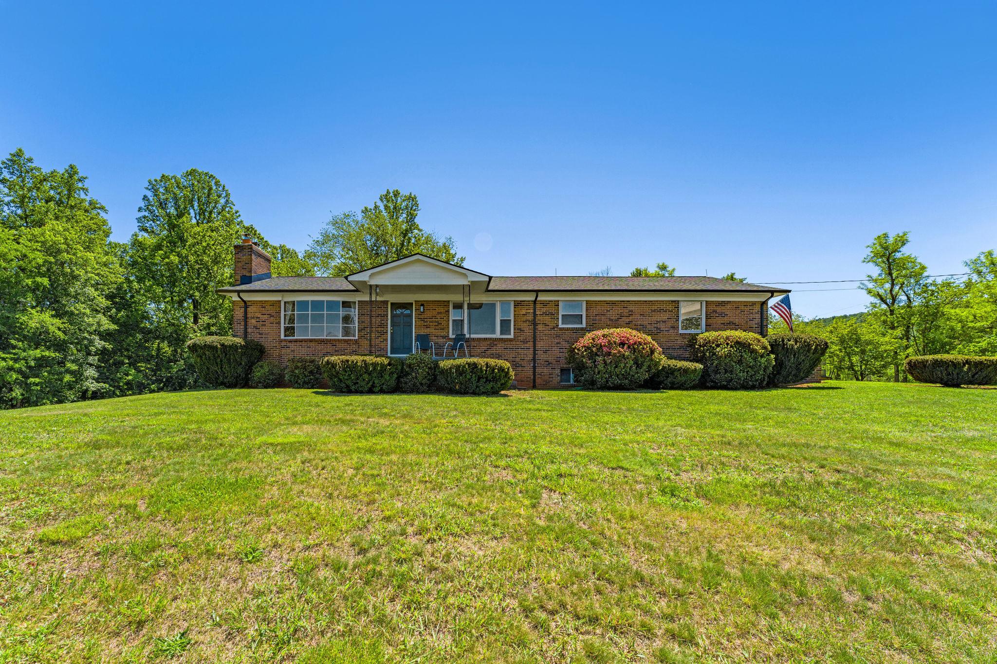 13767 CREST HILL RD, FLINT HILL, Virginia 22637, 4 Bedrooms Bedrooms, ,3 BathroomsBathrooms,Residential,13767 CREST HILL RD,VARP2002670 MLS # VARP2002670