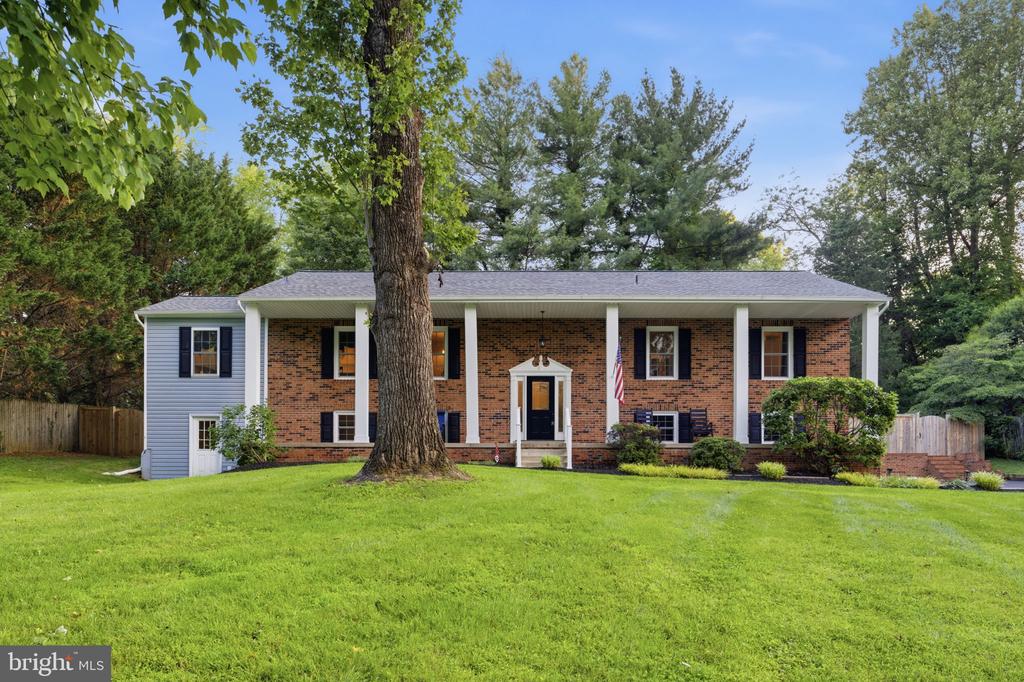 7376 WOODSTONE CT, WARRENTON, Virginia 20187, 5 Bedrooms Bedrooms, ,3 BathroomsBathrooms,Residential,7376 WOODSTONE CT,VAFQ2022202 MLS # VAFQ2022202