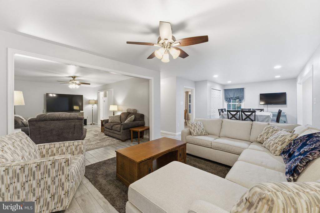 7376 WOODSTONE CT, WARRENTON, Virginia 20187, 5 Bedrooms Bedrooms, ,3 BathroomsBathrooms,Residential,7376 WOODSTONE CT,VAFQ2022202 MLS # VAFQ2022202