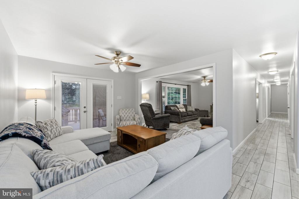 7376 WOODSTONE CT, WARRENTON, Virginia 20187, 5 Bedrooms Bedrooms, ,3 BathroomsBathrooms,Residential,7376 WOODSTONE CT,VAFQ2022202 MLS # VAFQ2022202