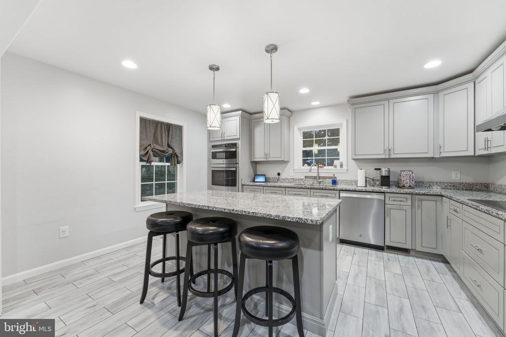 7376 WOODSTONE CT, WARRENTON, Virginia 20187, 5 Bedrooms Bedrooms, ,3 BathroomsBathrooms,Residential,7376 WOODSTONE CT,VAFQ2022202 MLS # VAFQ2022202