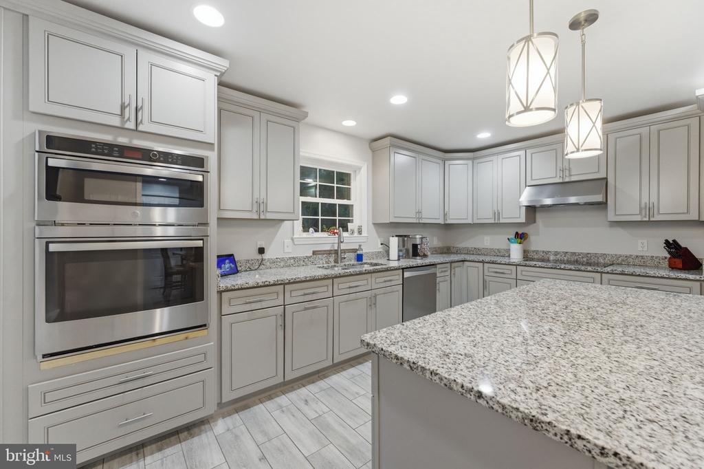 7376 WOODSTONE CT, WARRENTON, Virginia 20187, 5 Bedrooms Bedrooms, ,3 BathroomsBathrooms,Residential,7376 WOODSTONE CT,VAFQ2022202 MLS # VAFQ2022202
