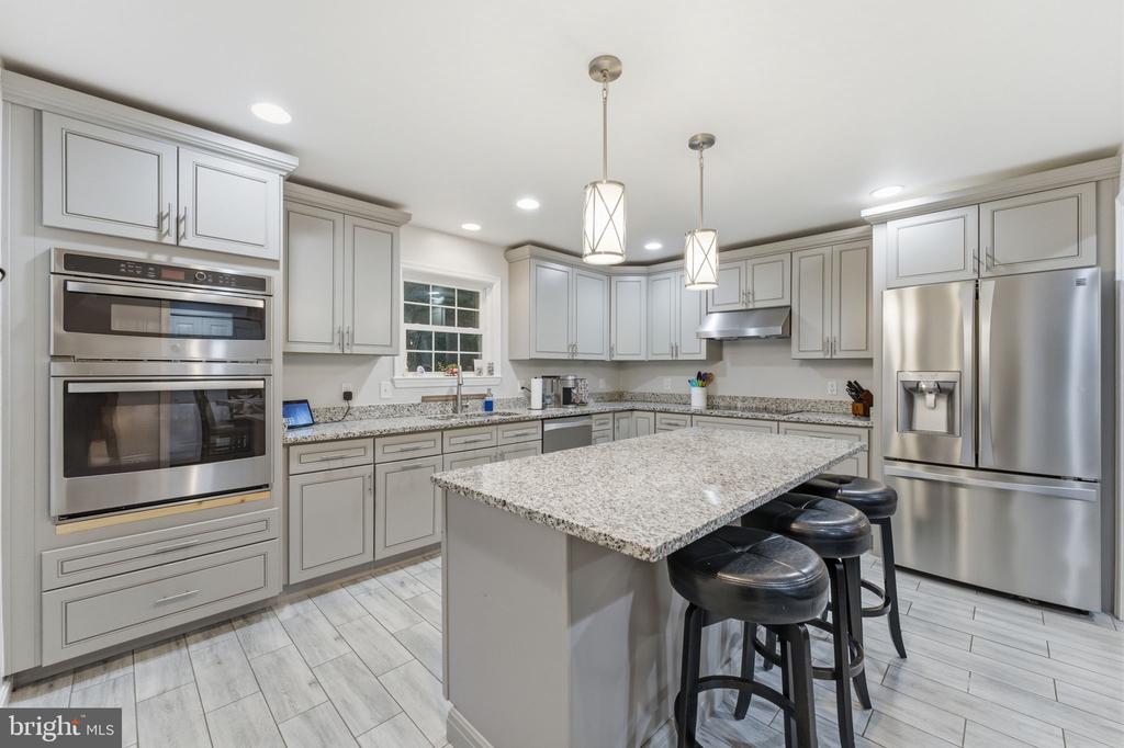 7376 WOODSTONE CT, WARRENTON, Virginia 20187, 5 Bedrooms Bedrooms, ,3 BathroomsBathrooms,Residential,7376 WOODSTONE CT,VAFQ2022202 MLS # VAFQ2022202