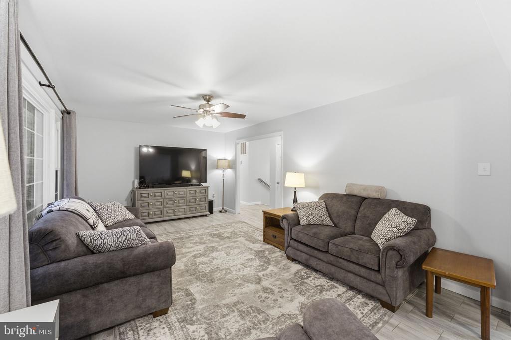 7376 WOODSTONE CT, WARRENTON, Virginia 20187, 5 Bedrooms Bedrooms, ,3 BathroomsBathrooms,Residential,7376 WOODSTONE CT,VAFQ2022202 MLS # VAFQ2022202