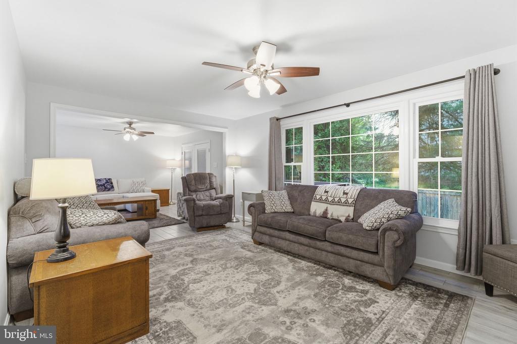 7376 WOODSTONE CT, WARRENTON, Virginia 20187, 5 Bedrooms Bedrooms, ,3 BathroomsBathrooms,Residential,7376 WOODSTONE CT,VAFQ2022202 MLS # VAFQ2022202